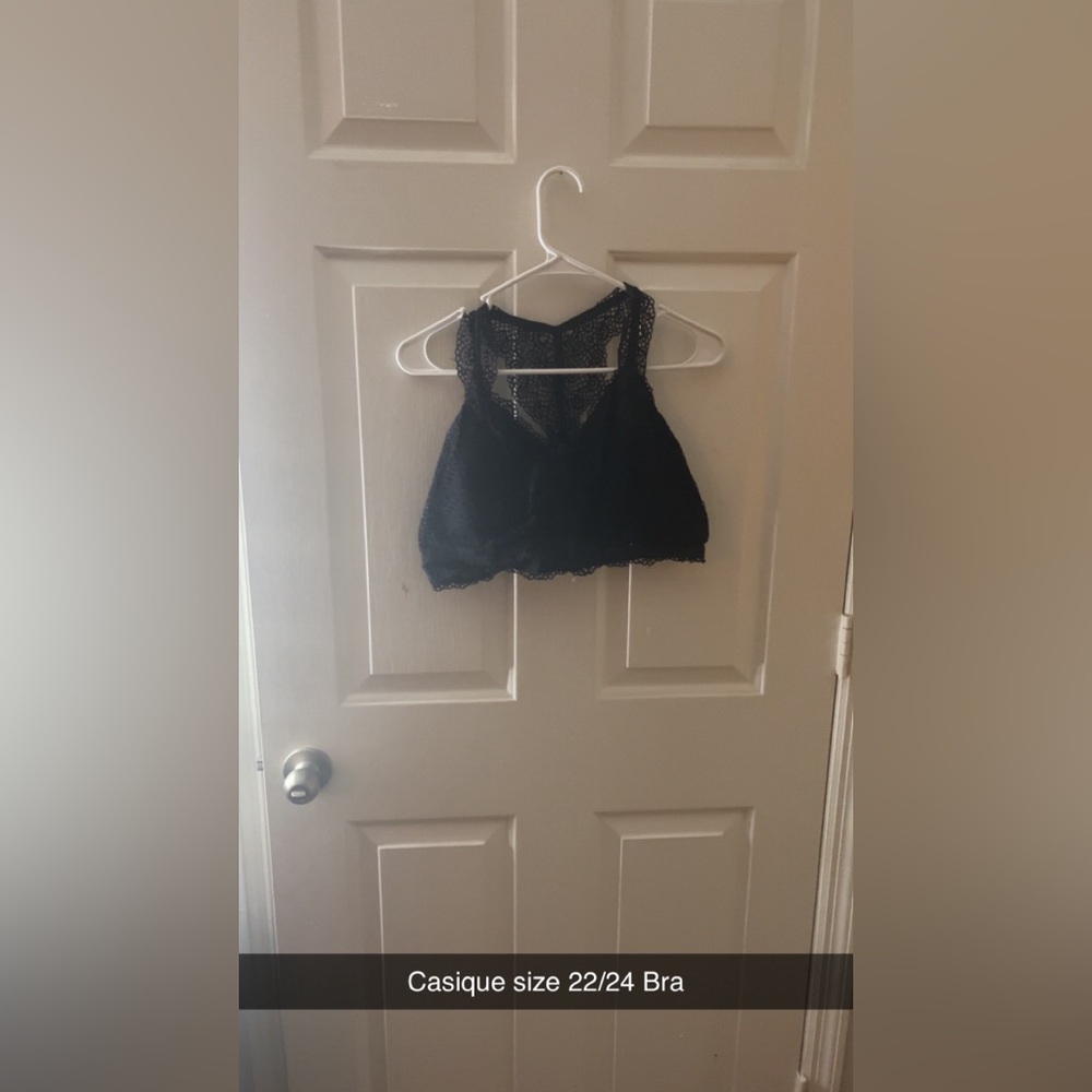 Casique black lace halter top/bra size 20/22